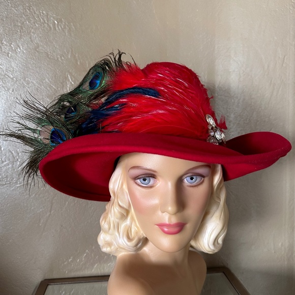 REGAL RED FELT VINTAGE HAT WITH CONICAL CROWN + FEATHER SPRAYS + BROOCH